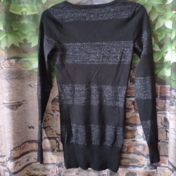 V Neck Metallic Tunic Sweater - Picture 3 of 4